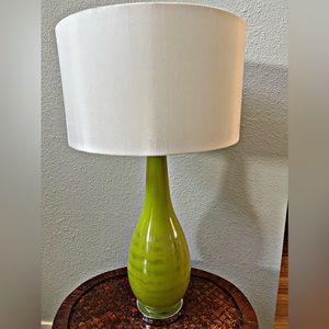 Diamond- Etched Ceramic Table Lamp in Bright Green